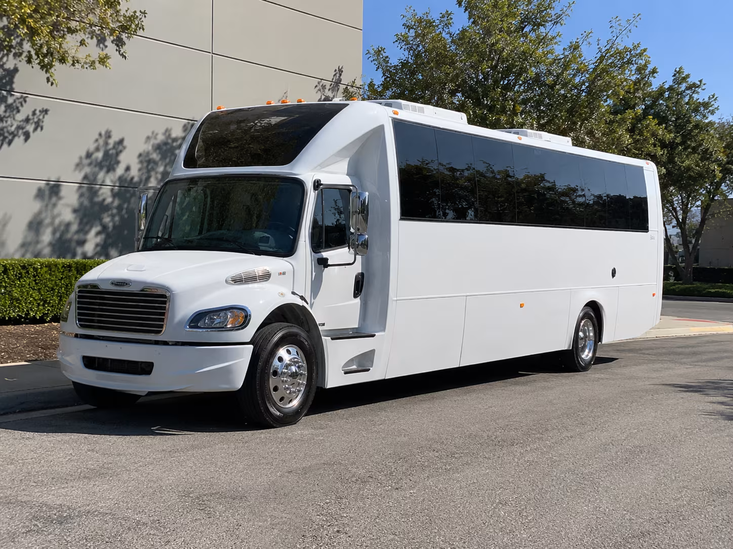 rochester prom party buses with the amenities your group will love