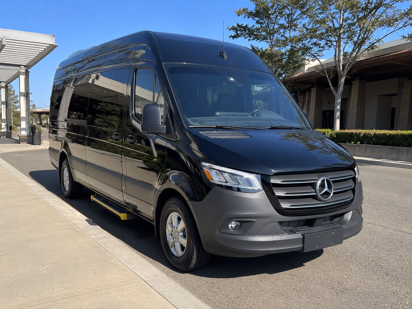 syracuse private shuttles for winery pickups and drop offs in syracuse